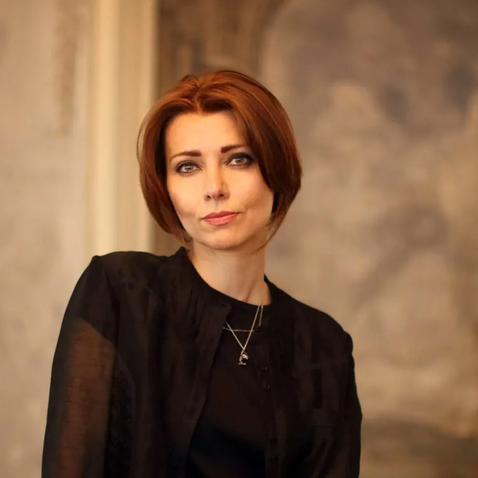 8ed9e_cdbd7_Elif-Shafak-foto-Zeynel-Abidin-980×980